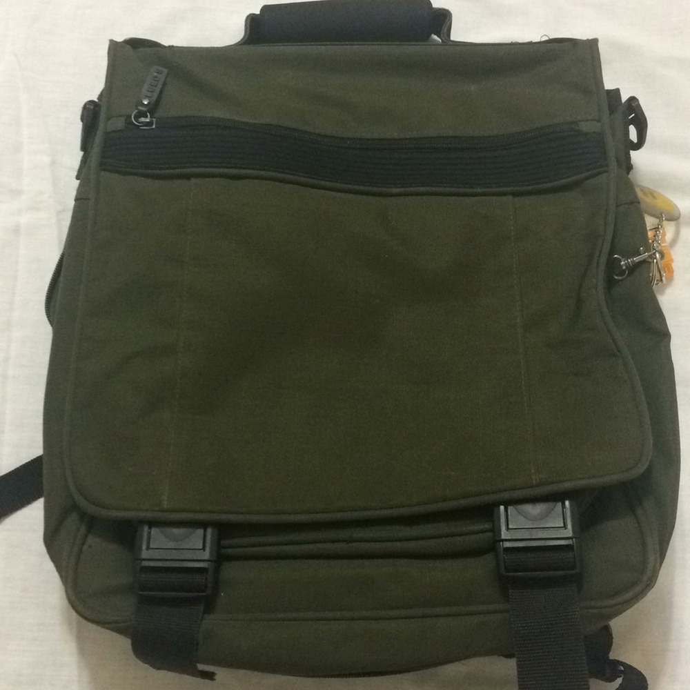 Leeds messenger bag w/ drawstring laptop bag